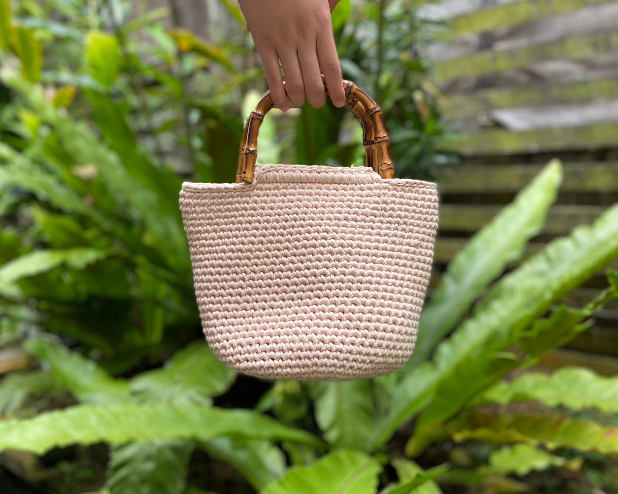 Classic Minimalist Bamboo Handles Crochet Bucket Bag
